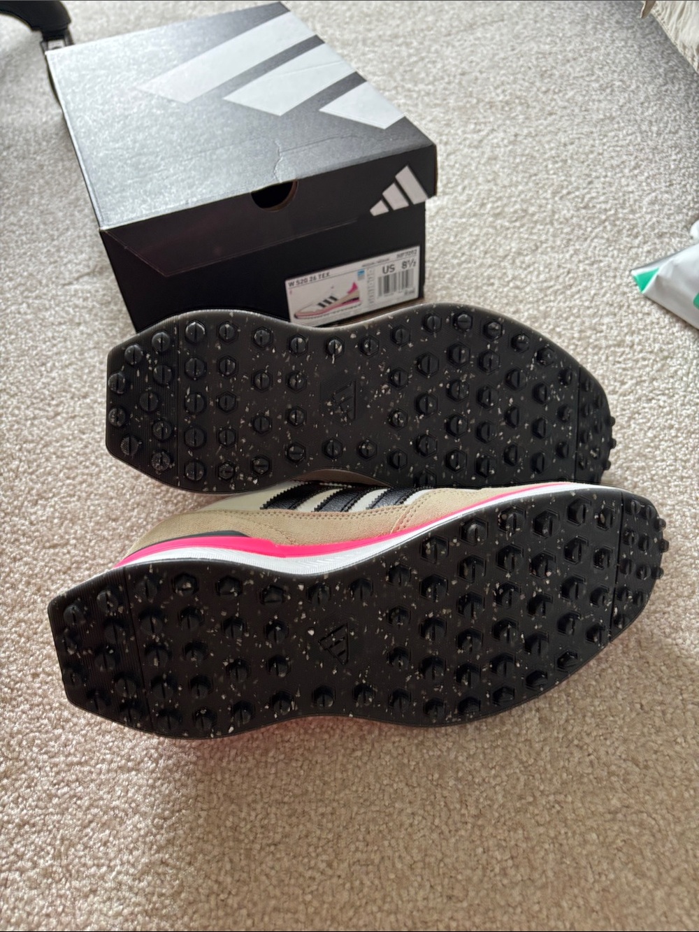 adidas Women’s golf shoes White, Beige & Pink Retro Runner spikeless - Picture 4 of 6